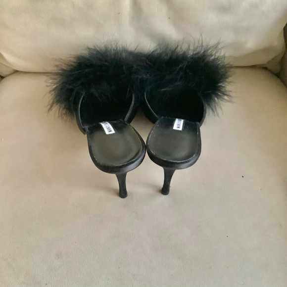 Manolo Blahnik - Picture 3 of 4